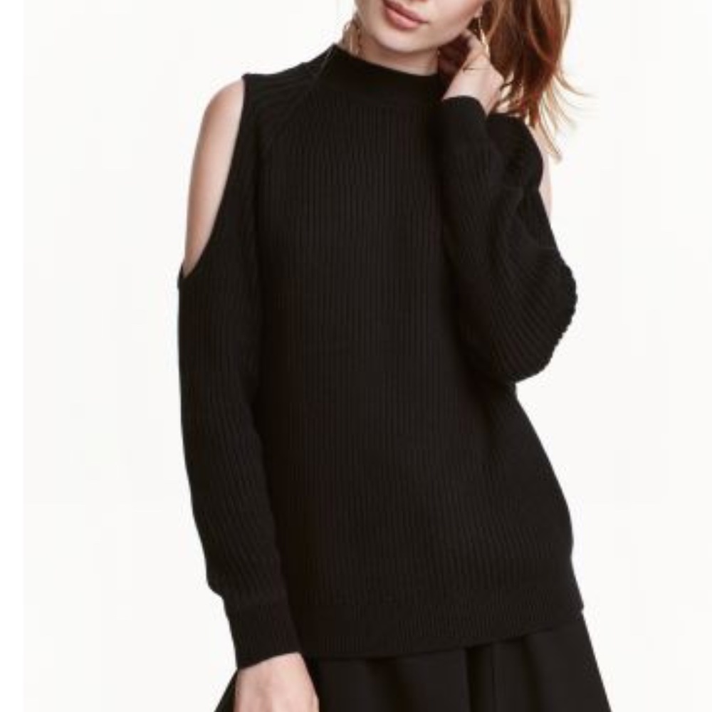 Mock Neck cold shoulder sweater size XS